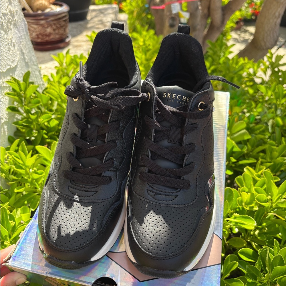 Skechers Womens's Black Sneakers